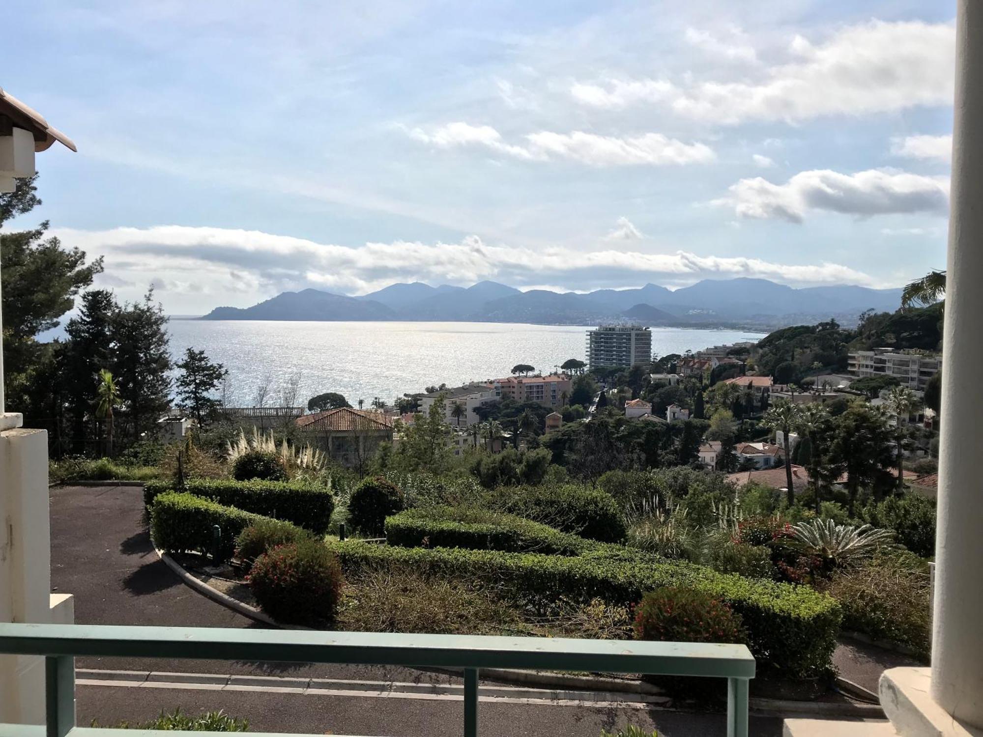 Appt Vue Mer Exceptionnelle Sur Baie De Кан Екстериор снимка